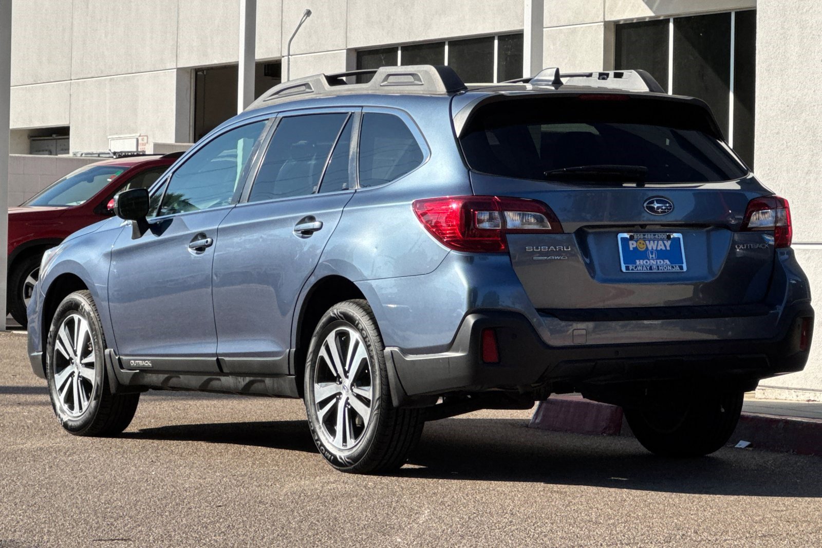2018 Subaru Outback 2.5i Limited photo 3