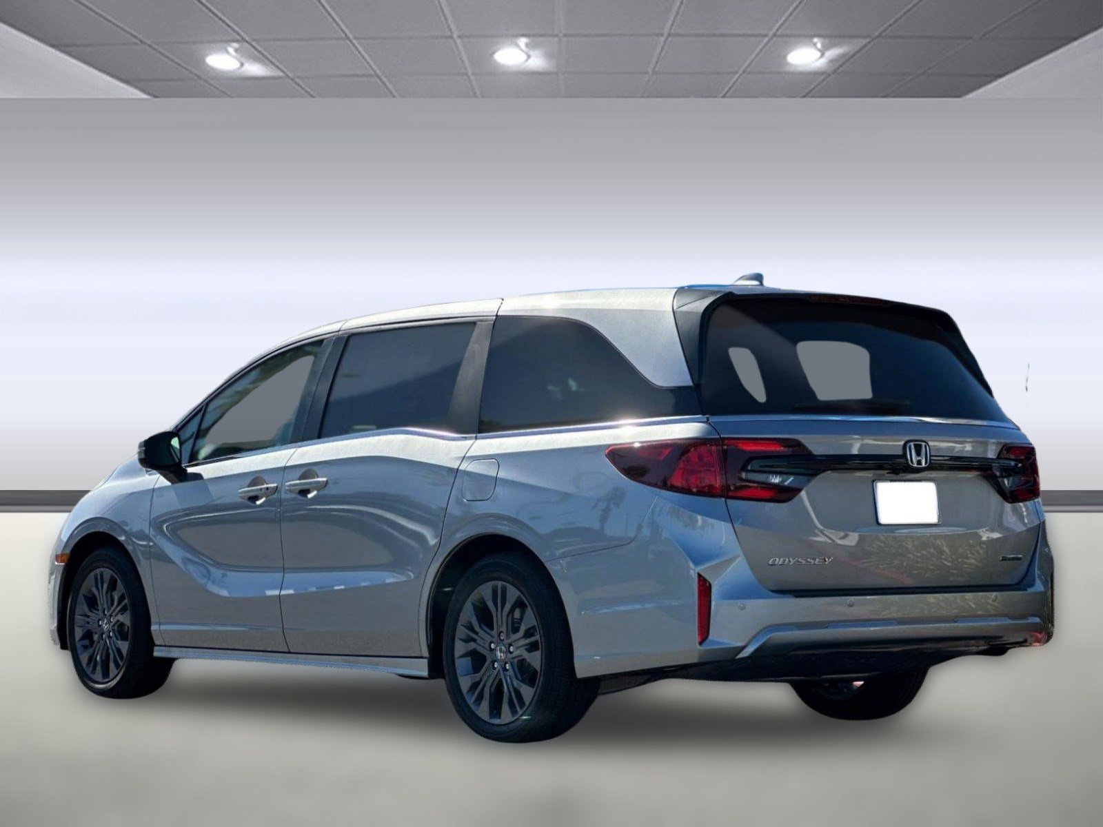 2026 Honda Odyssey Touring photo 3