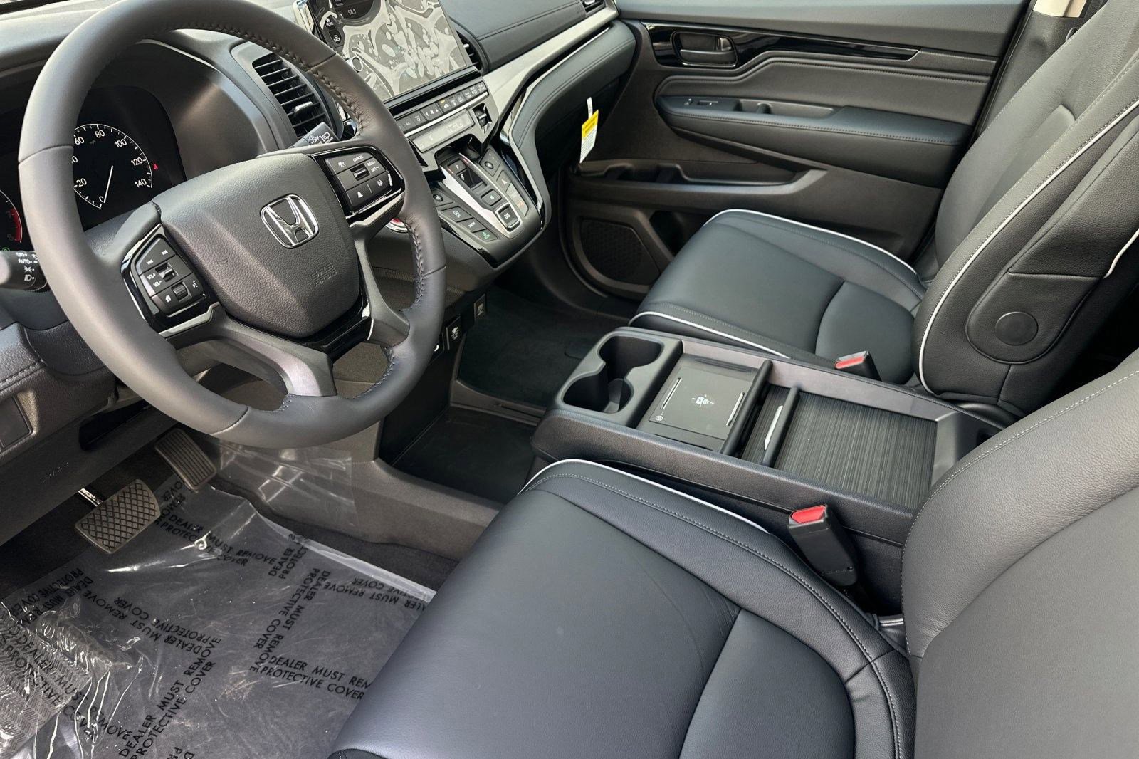 2026 Honda Odyssey Touring photo 4