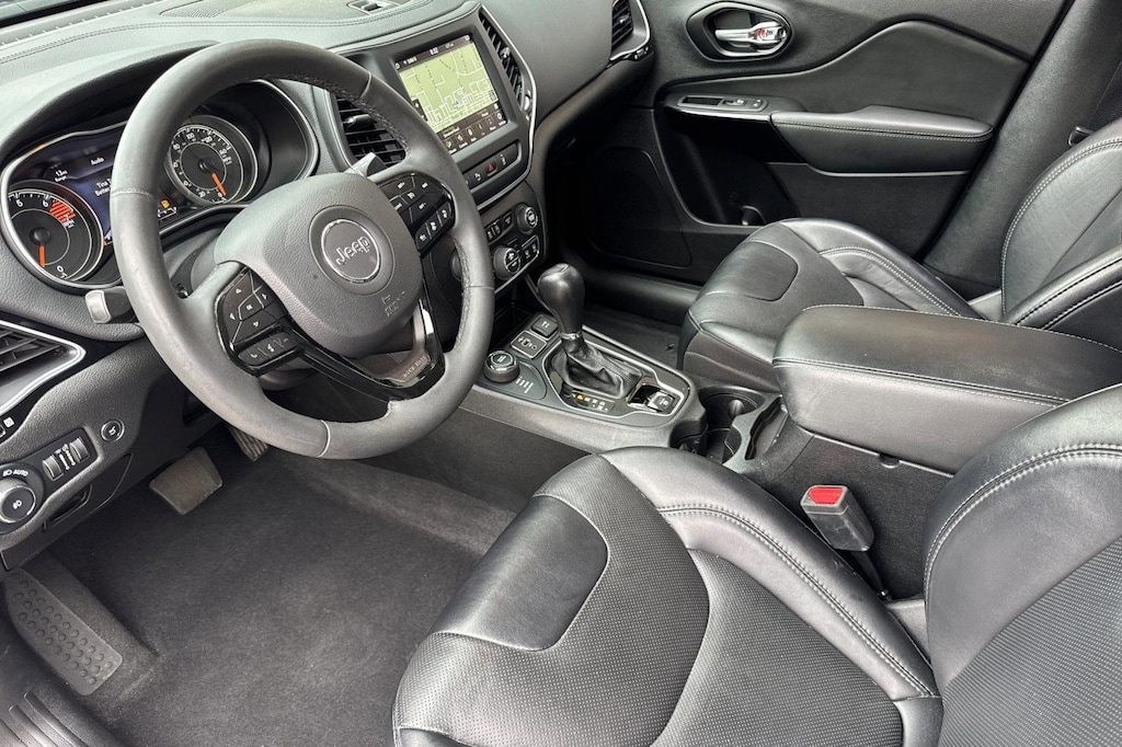 Used 2023 Jeep Cherokee Altitude Lux SUV