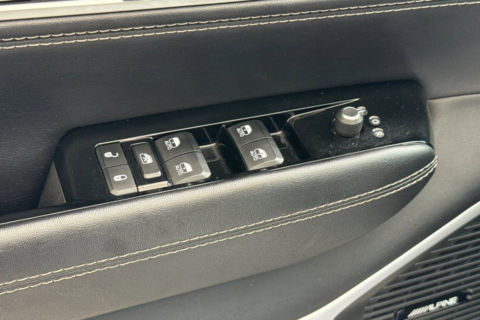 2022 Jeep Wagoneer Series II - Photo 13