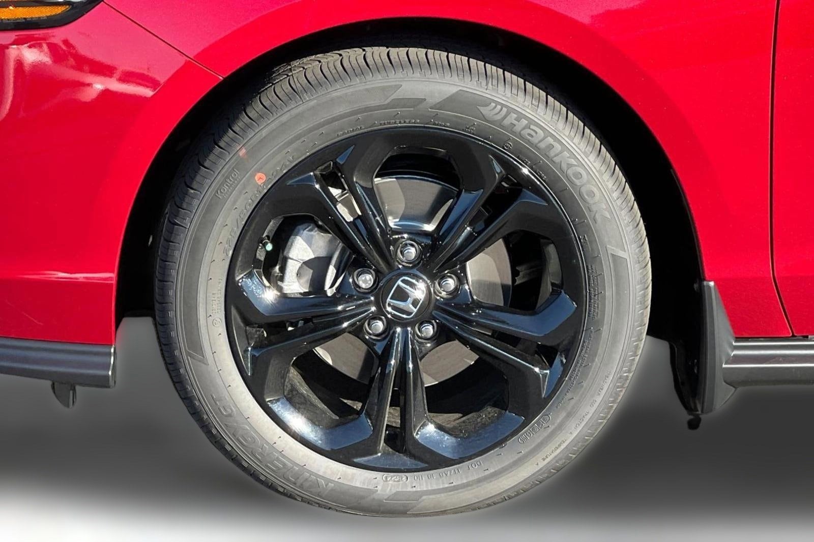 2025 Honda Accord SE - Photo 11