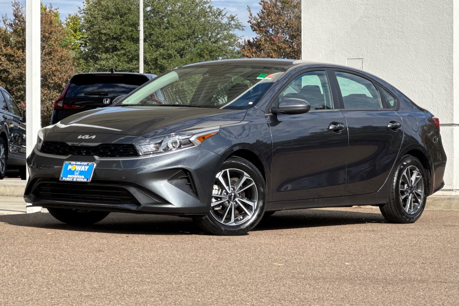 2024 Kia Forte LXS photo 2