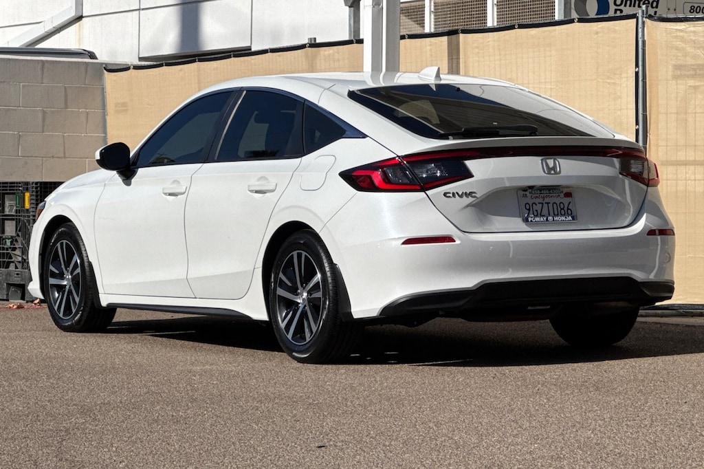 Used 2023 Honda Civic LX Hatchback