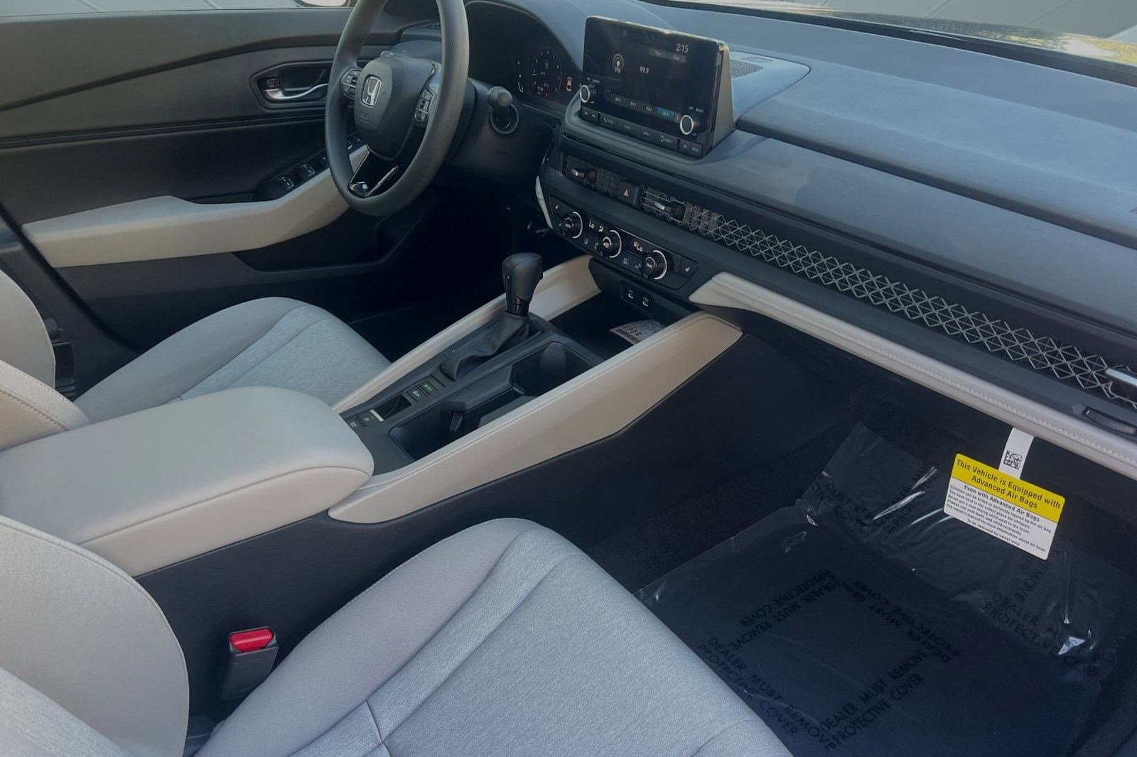 2025 Honda Accord SE - Photo 25