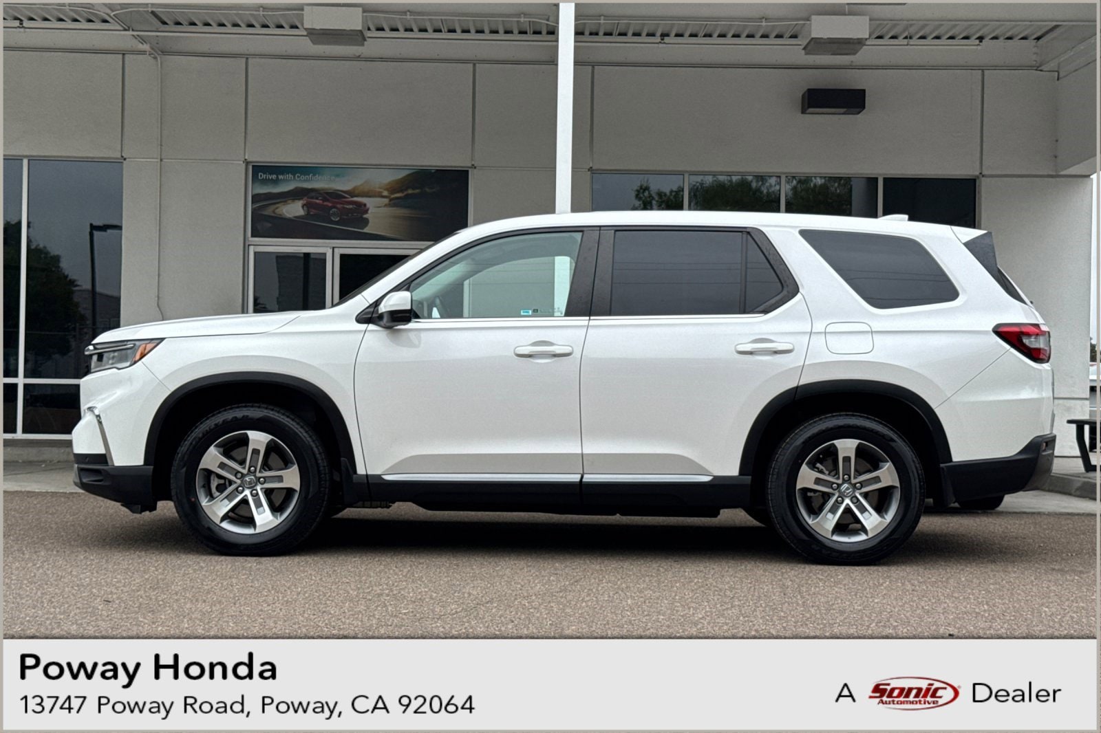 2023 Honda Pilot EX-L 8-Occupant 2WD's photo