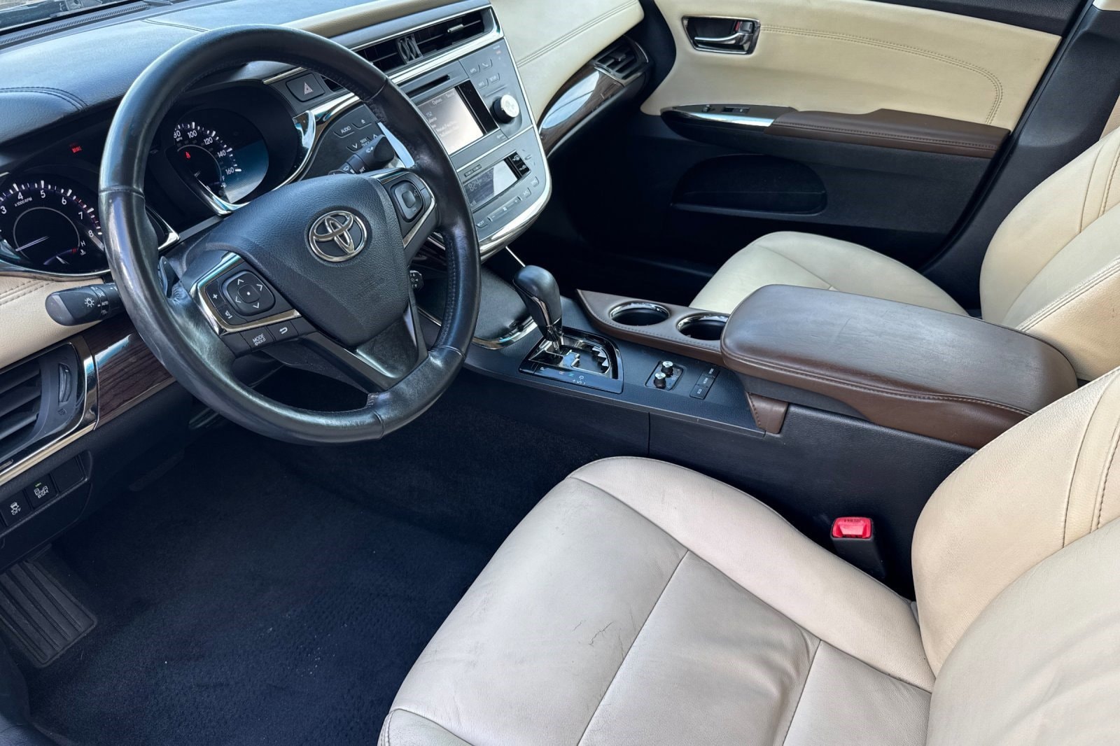 Avalon XLE Sedan