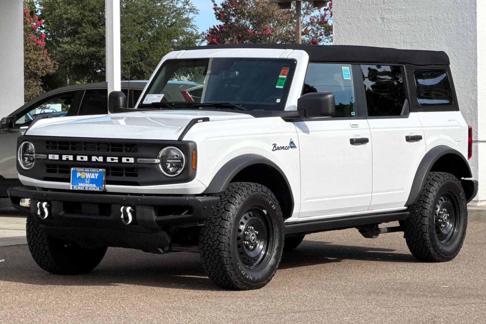 2023 Ford Bronco Black Diamond photo 3