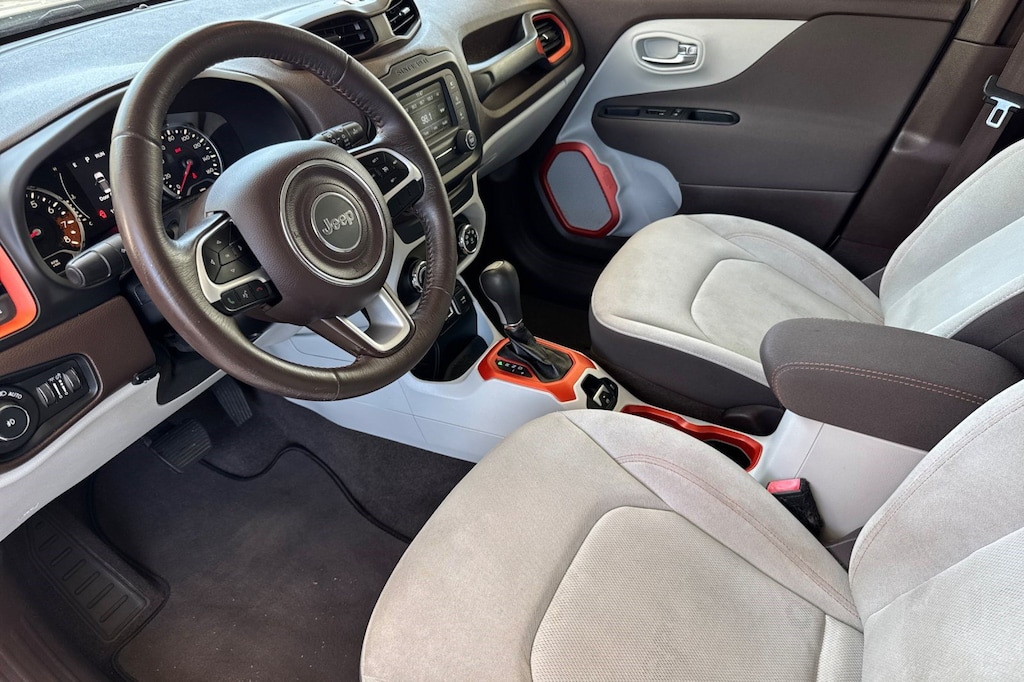 Used 2016 Jeep Renegade Latitude FWD SUV