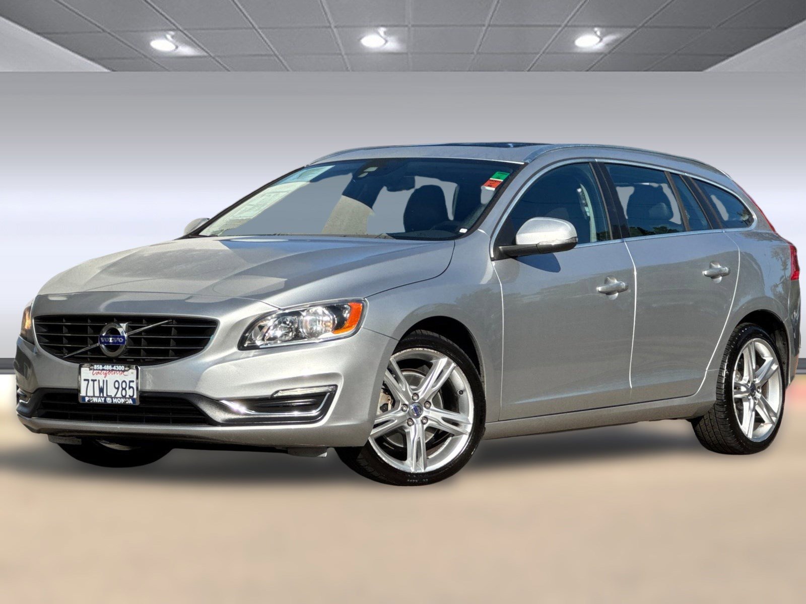 2016 Volvo V60 T5 Drive-E Premier photo 2