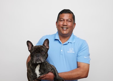 Staff member Raj Shetty from ID_3e3904