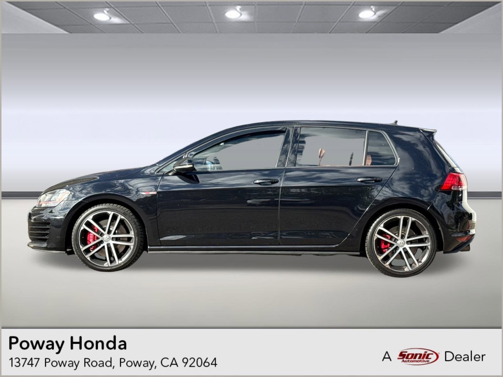 2017 Volkswagen Golf GTI Sport's photo