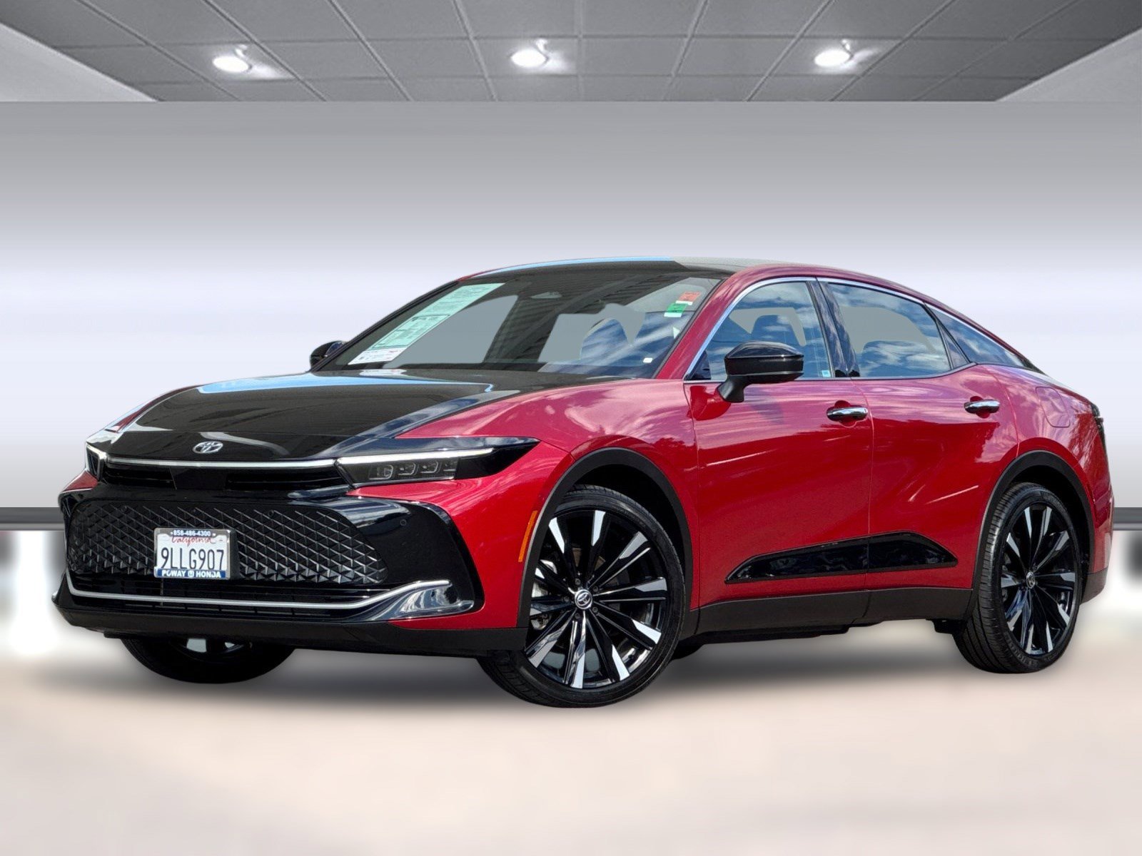 2023 Toyota Crown Platinum photo 2