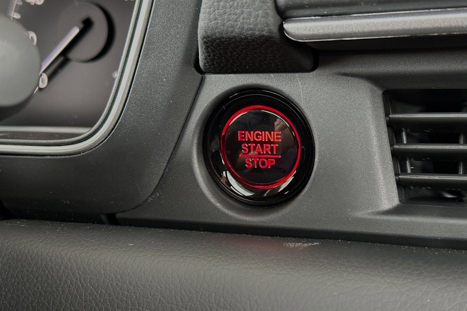 2025 Honda Pilot Touring - Photo 26