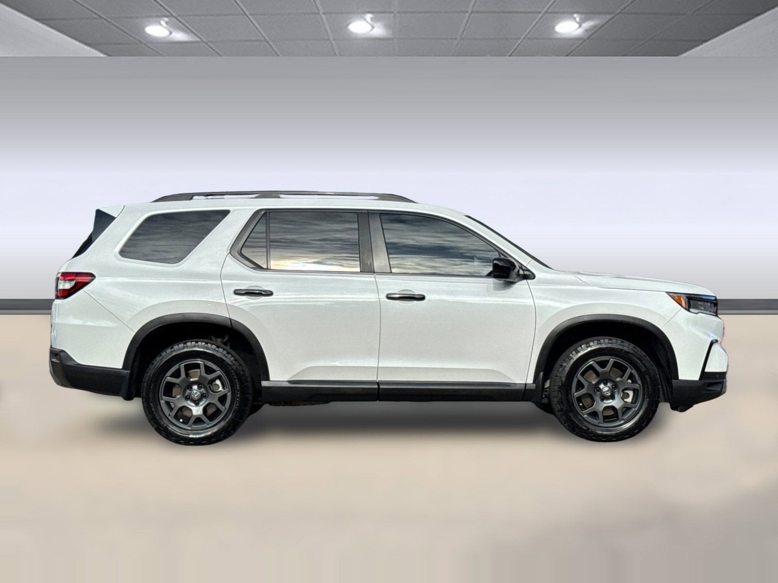 2025 Honda Pilot TrailSport photo 6