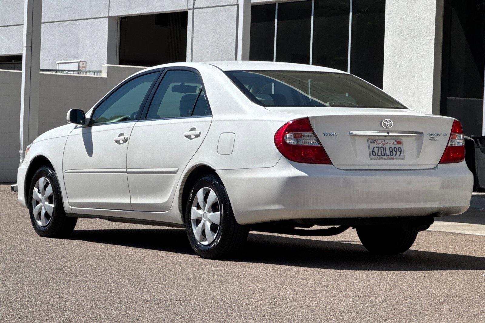 2004 Toyota Camry LE photo 2
