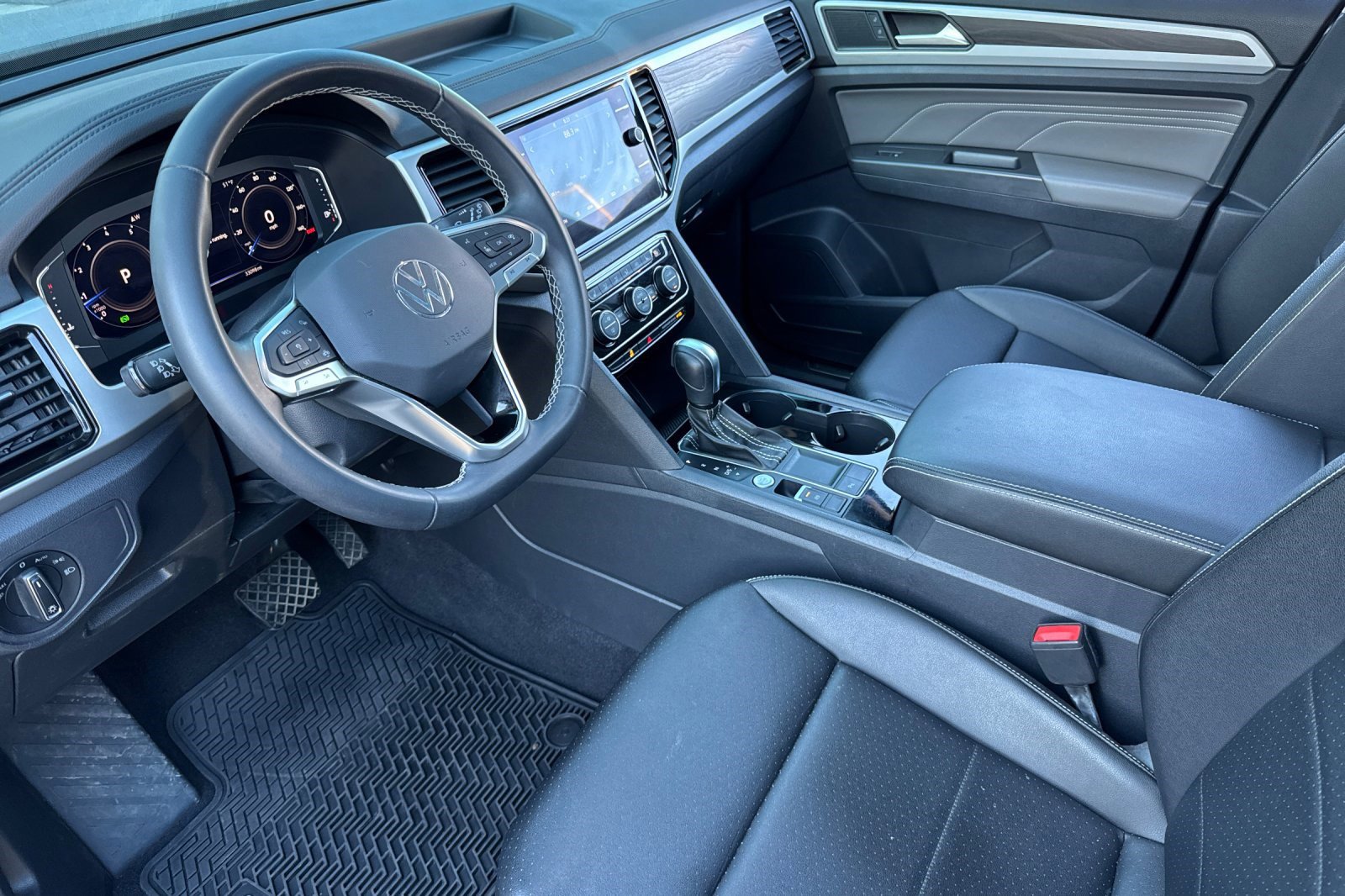 2023 Volkswagen Atlas V6 SE Technology photo 4