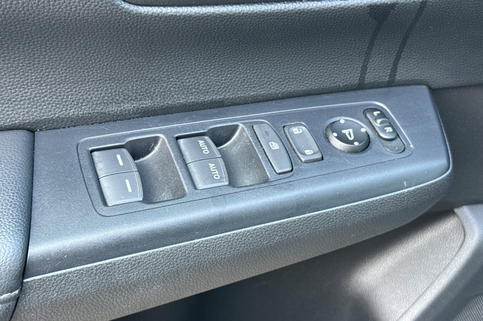 2024 Honda CR-V EX - Photo 13