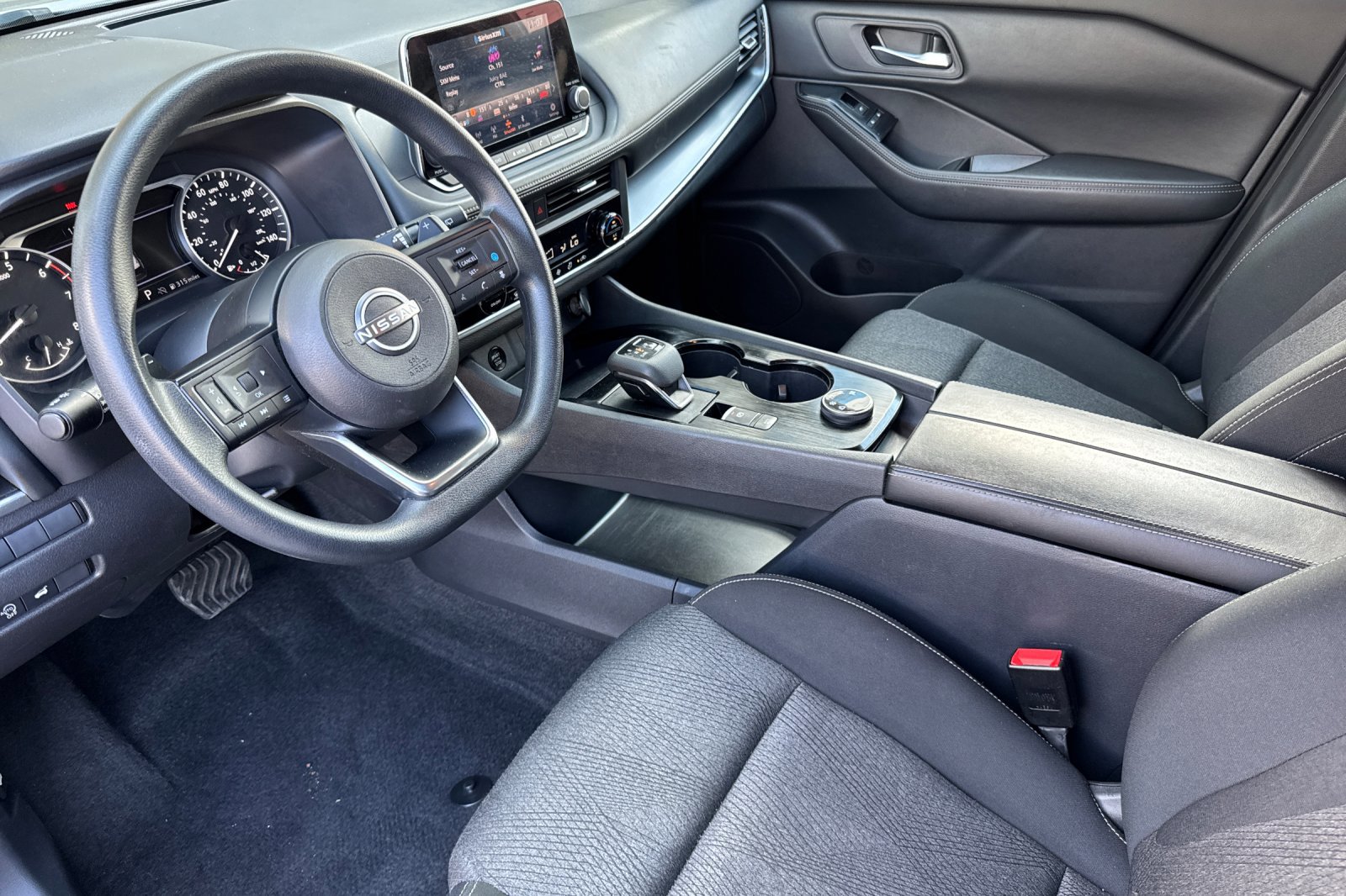 2024 Nissan Rogue SV photo 4