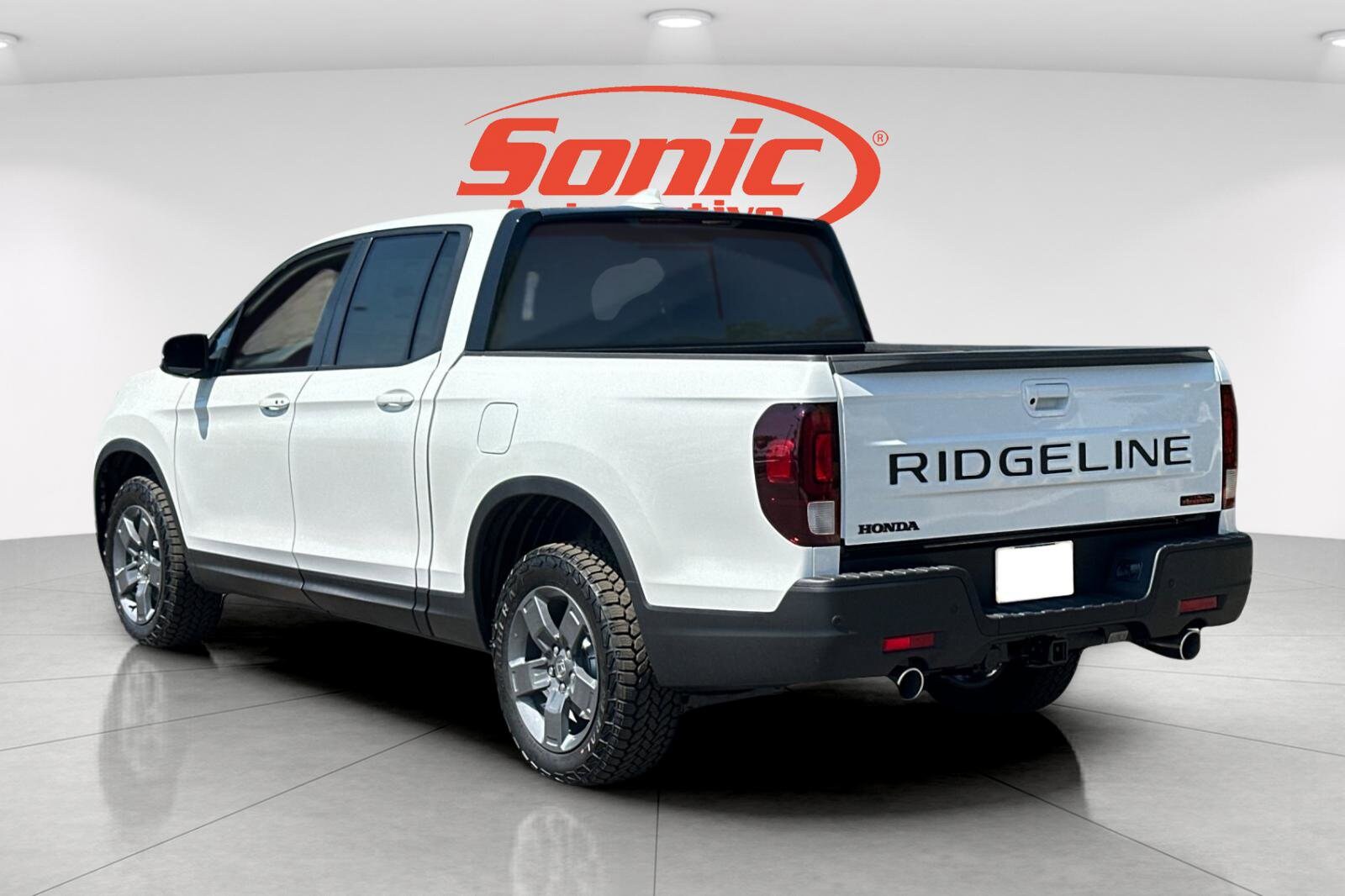 2025 Honda Ridgeline TrailSport photo 3