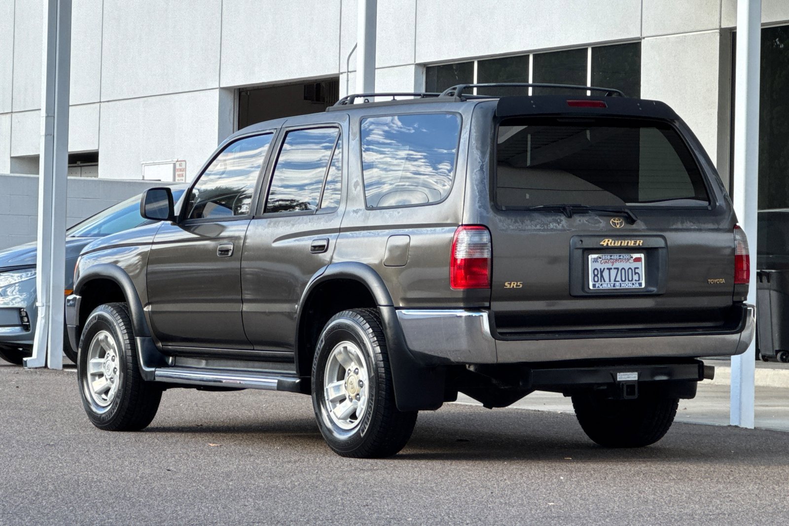 1998 Toyota 4Runner SR5 V6 photo 3