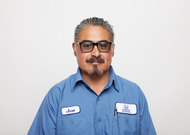 Staff member Jose Cureno from ID_3e3904