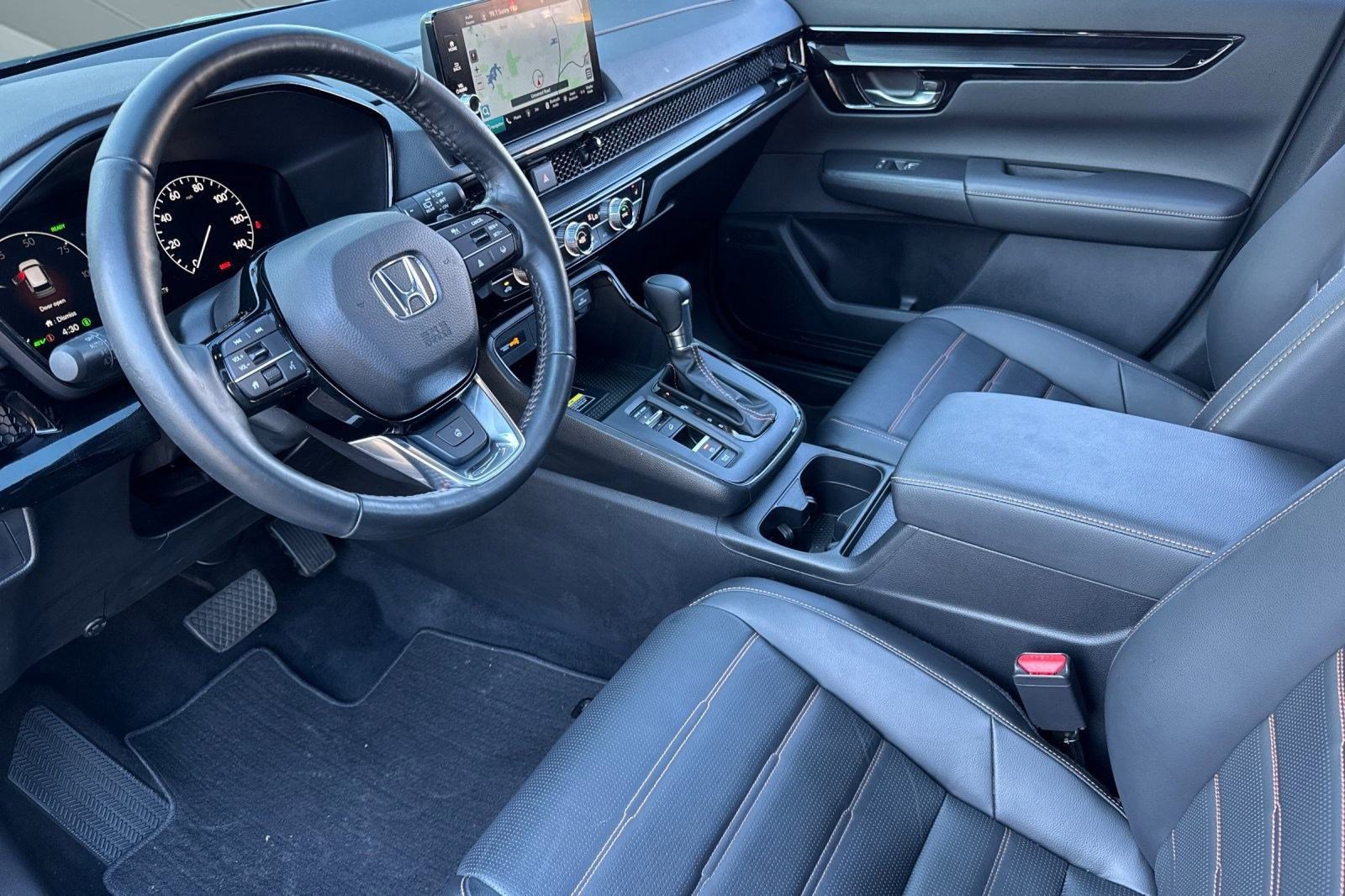 2023 Honda CR-V Hybrid Sport Touring photo 4