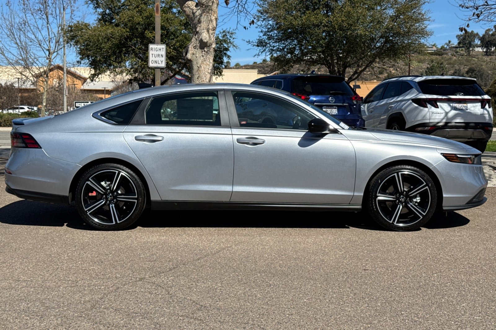 2025 Honda Accord Hybrid Sport photo 2