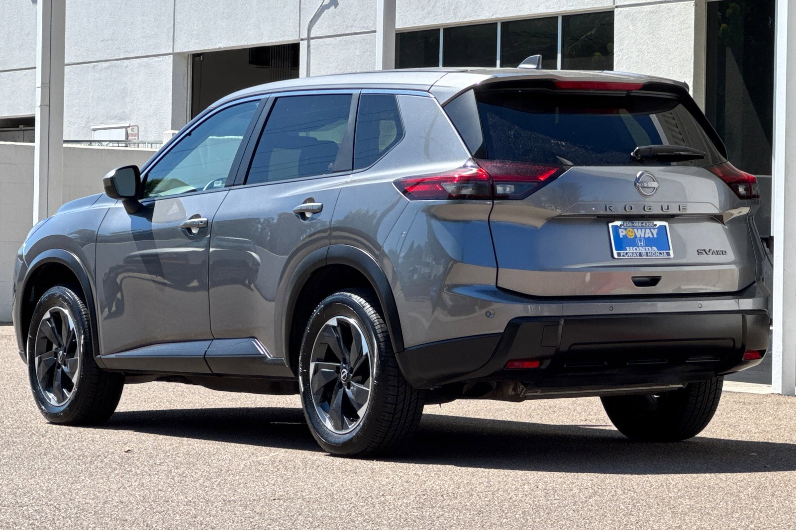 2024 Nissan Rogue SV photo 2