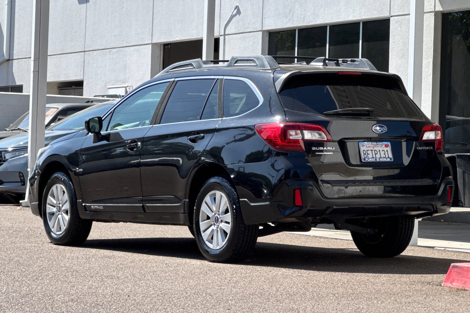 2018 Subaru Outback 2.5i Premium photo 3