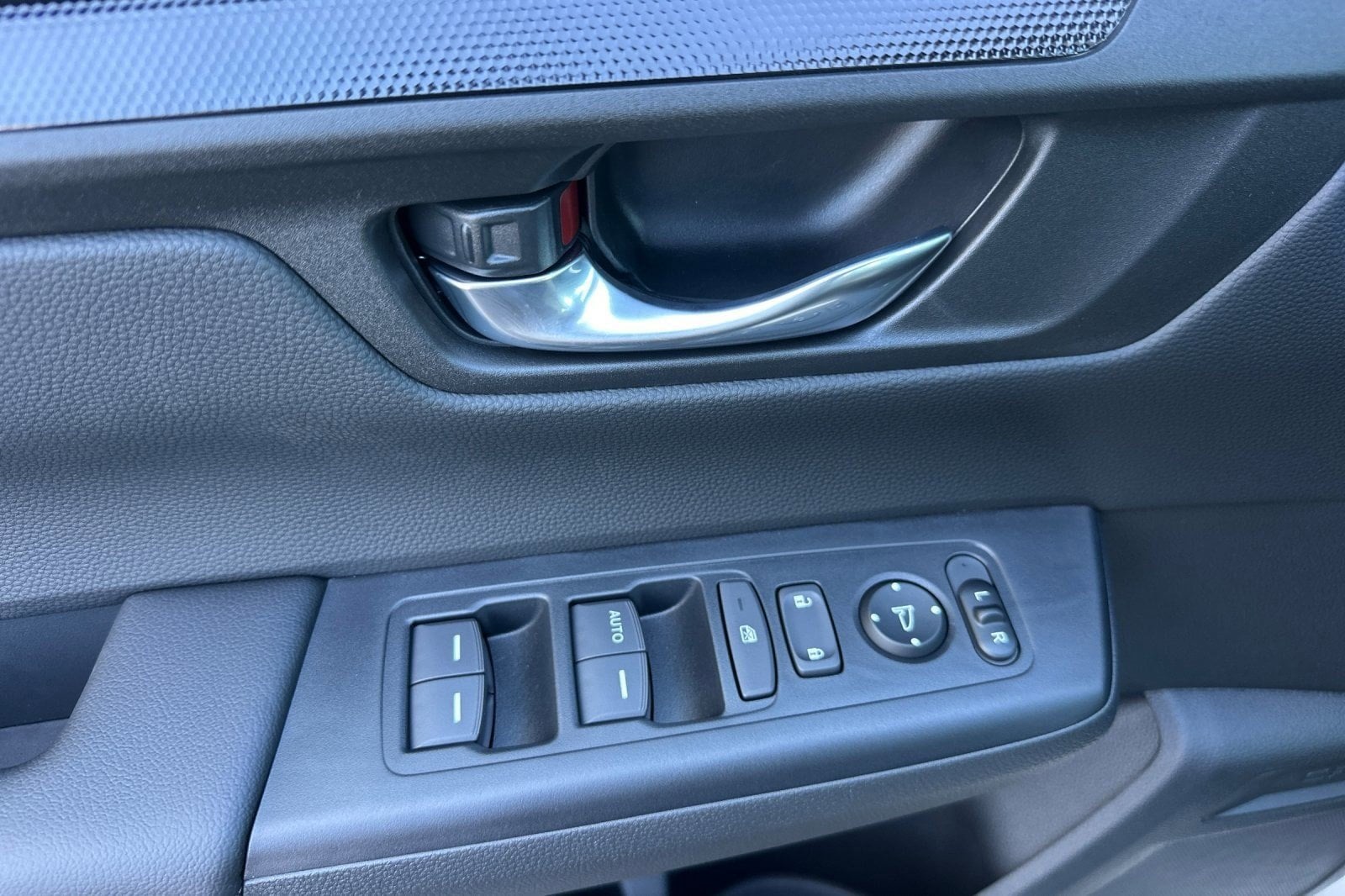 2026 Honda CR-V LX - Photo 27