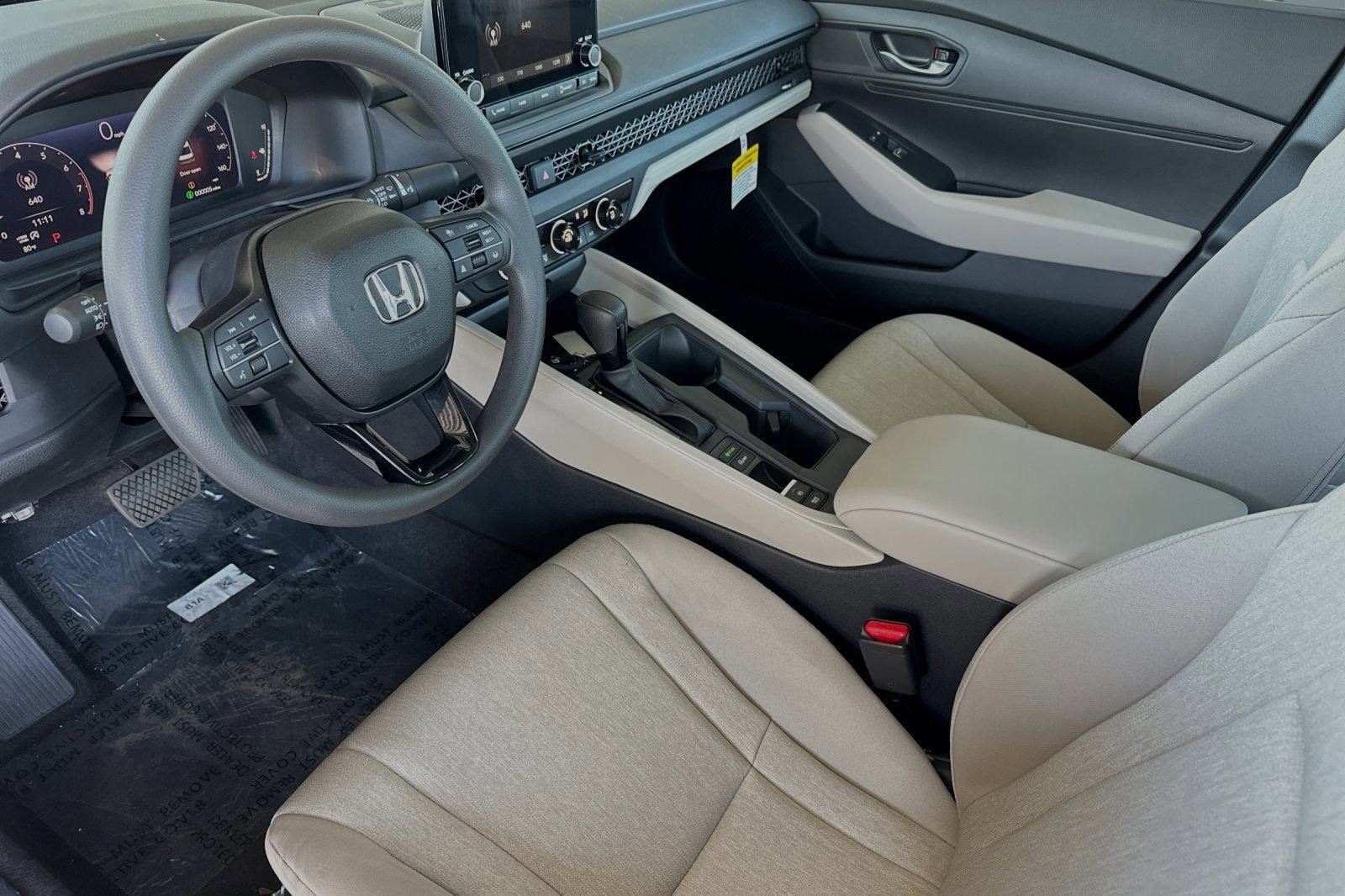 2025 Honda Accord LX photo 4