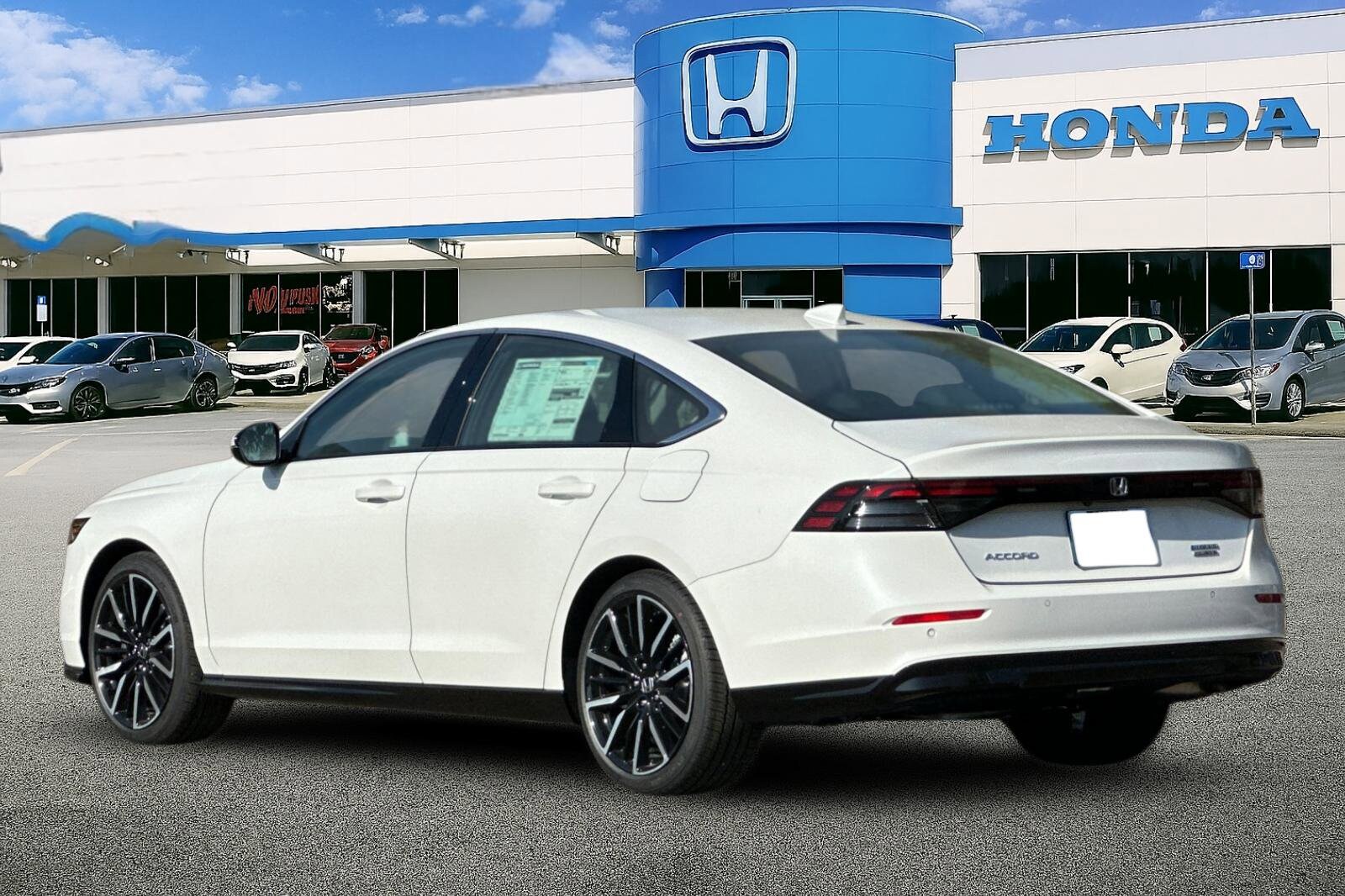2025 Honda Accord Hybrid Touring photo 3