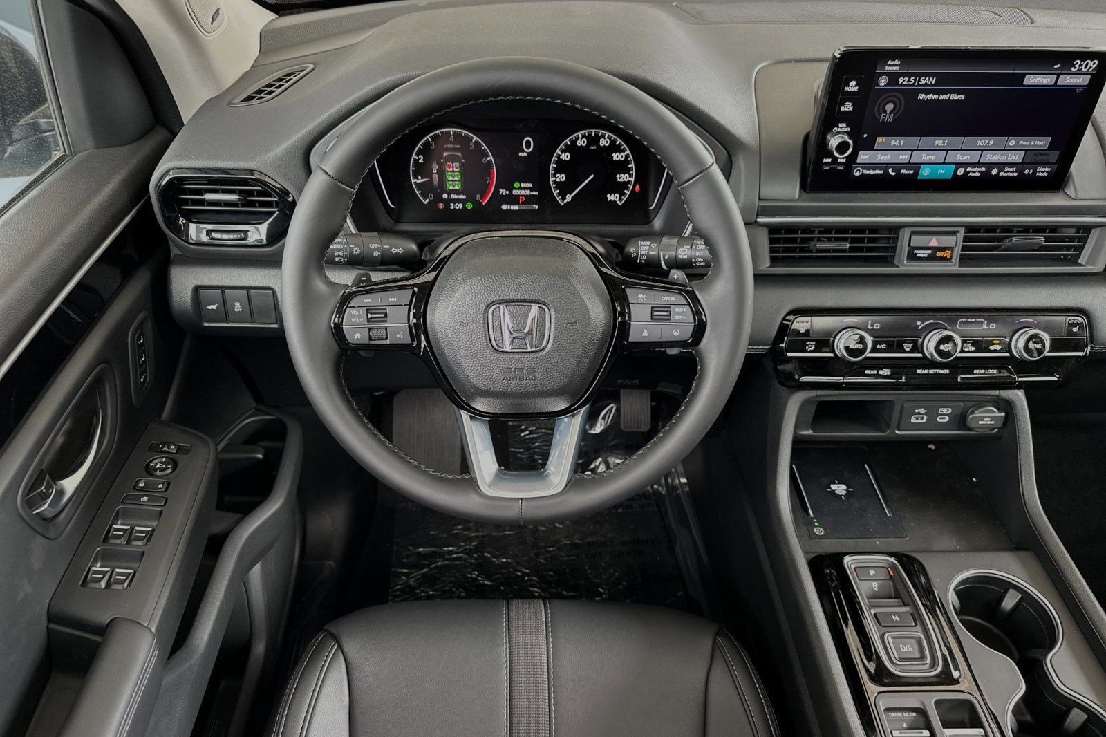 2025 Honda Pilot Touring - Photo 23