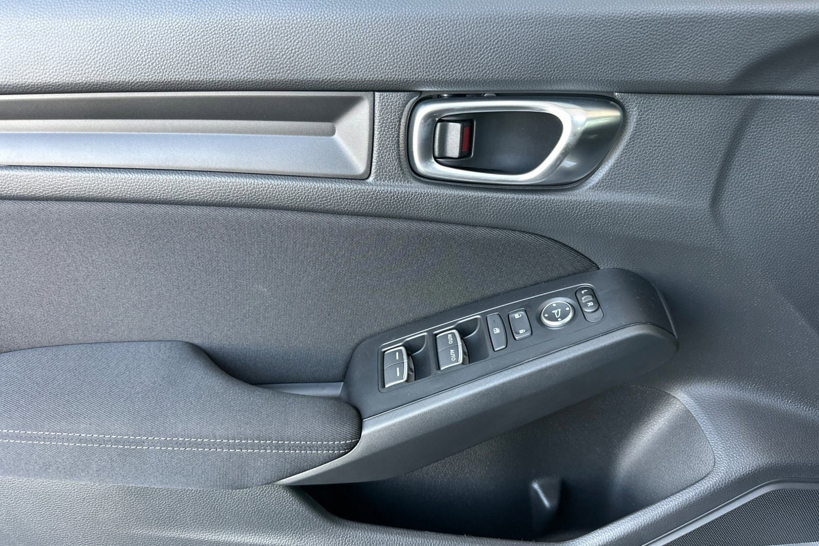 2026 Honda Civic Hatchback Sport - Photo 28