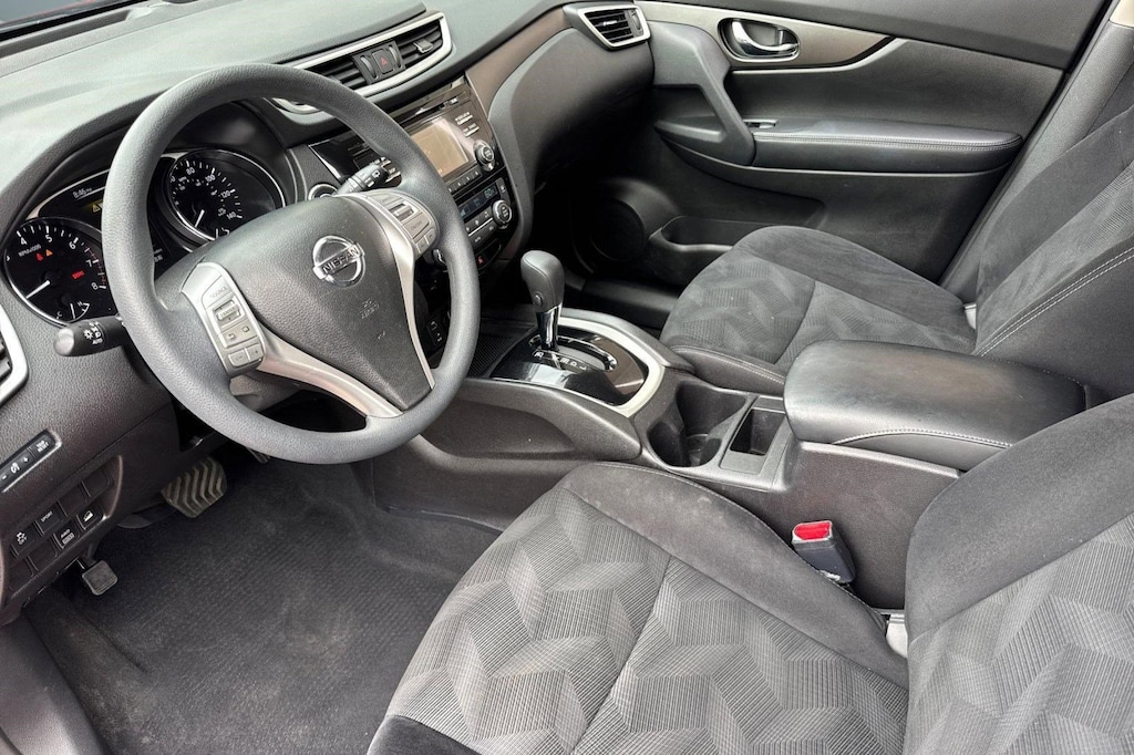Used 2014 Nissan Rogue SV SUV