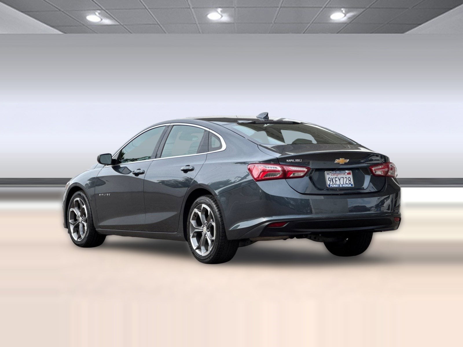 2021 Chevrolet Malibu LT photo 2