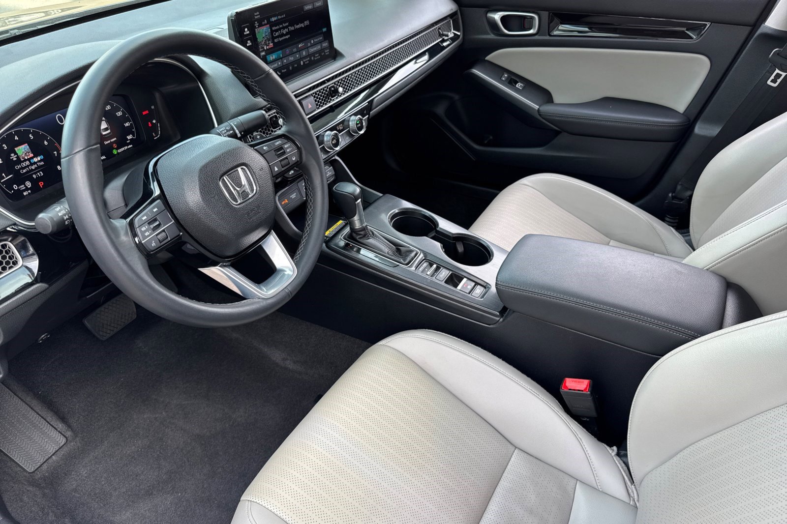 2024 Honda Civic Touring photo 4