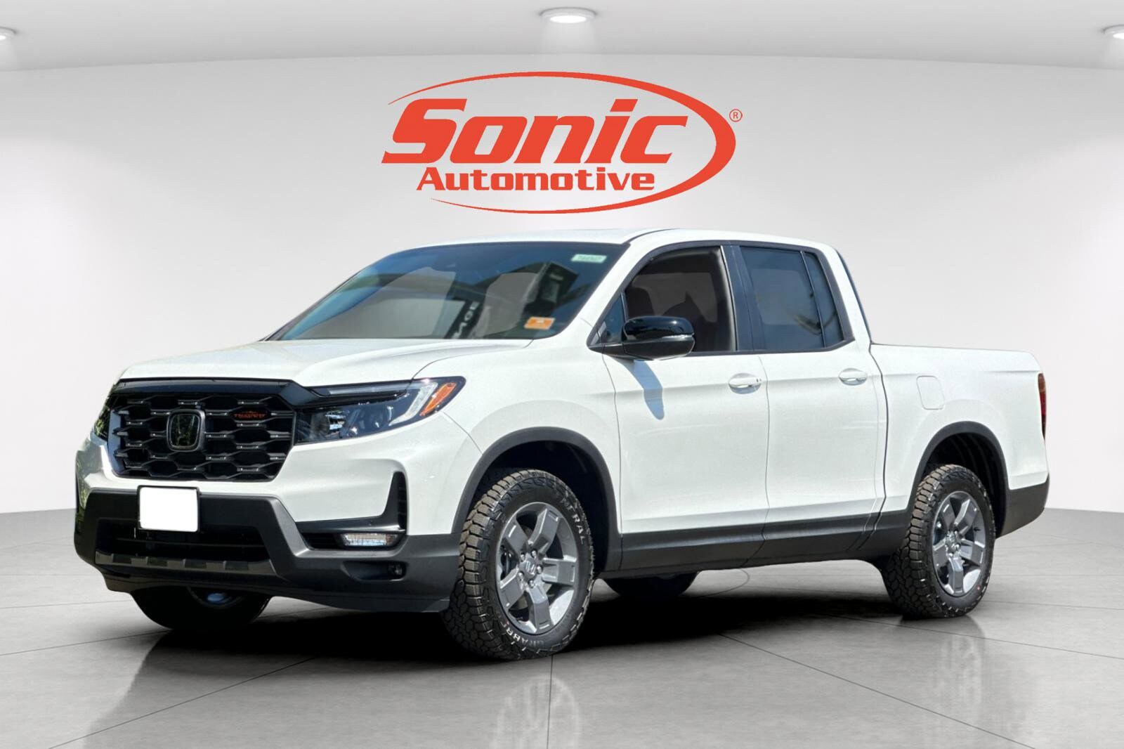 2025 Honda Ridgeline TrailSport photo 2