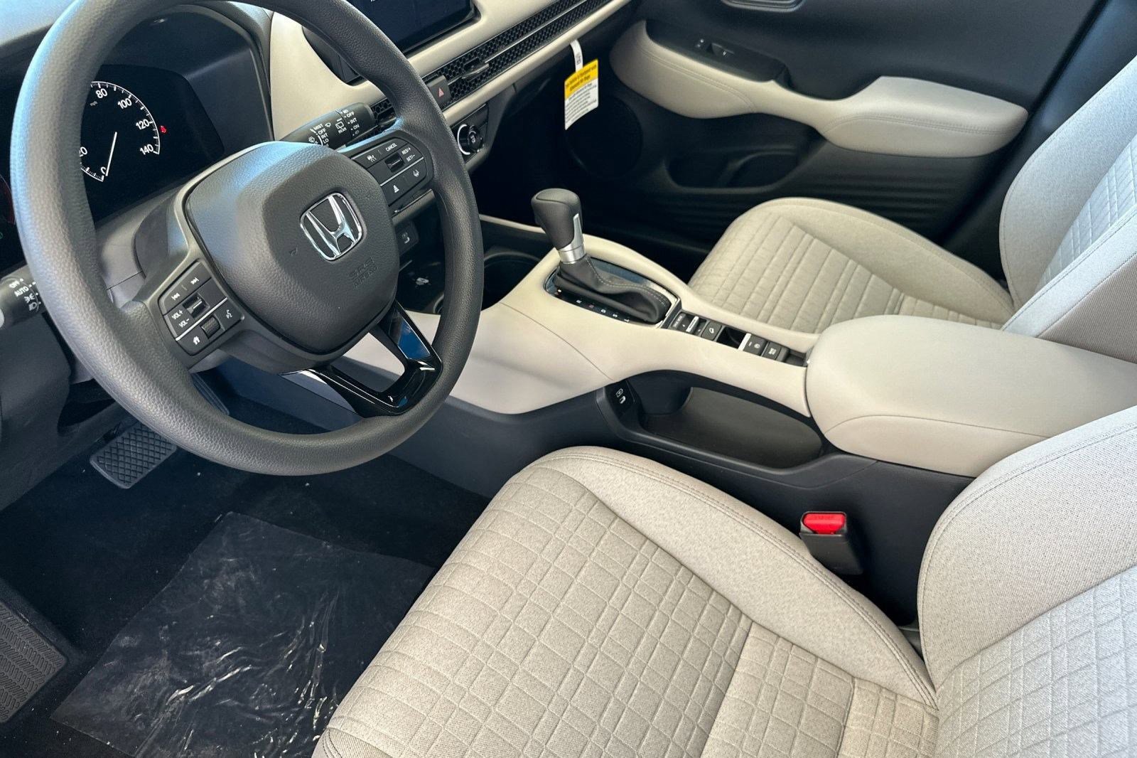 2026 Honda HR-V LX photo 4