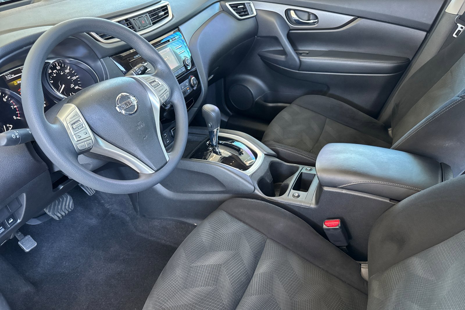 2014 Nissan Rogue S AWD photo 4