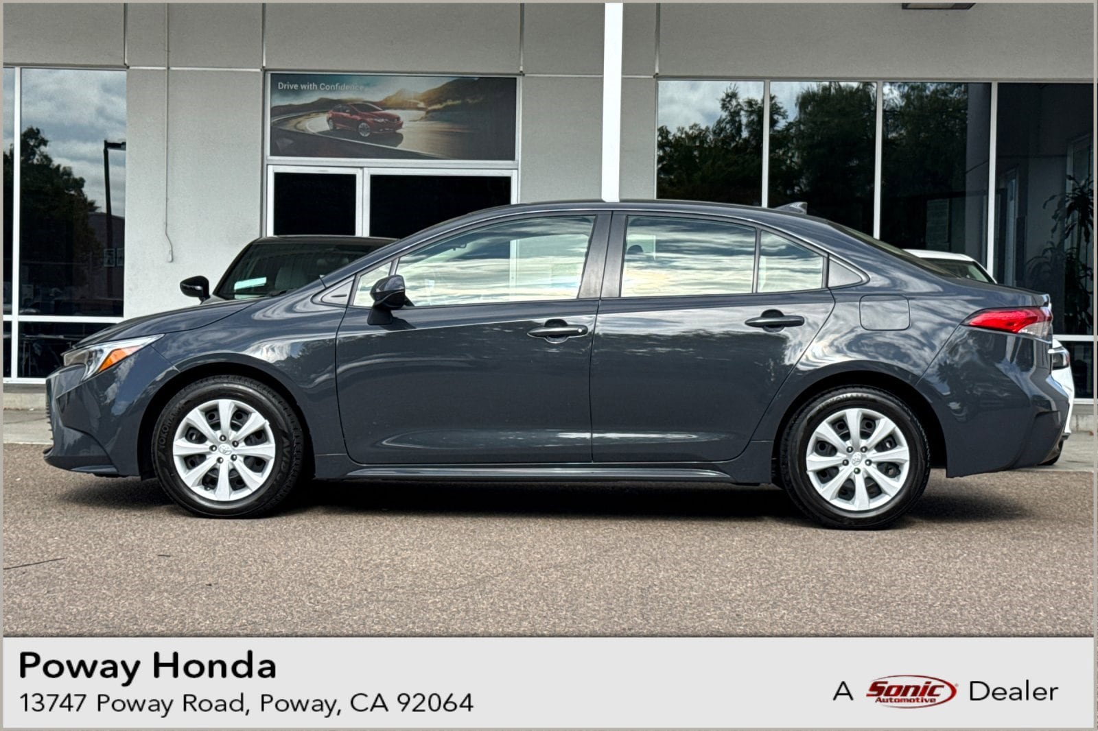 2025 Toyota Corolla LE Hybrid CVT's photo