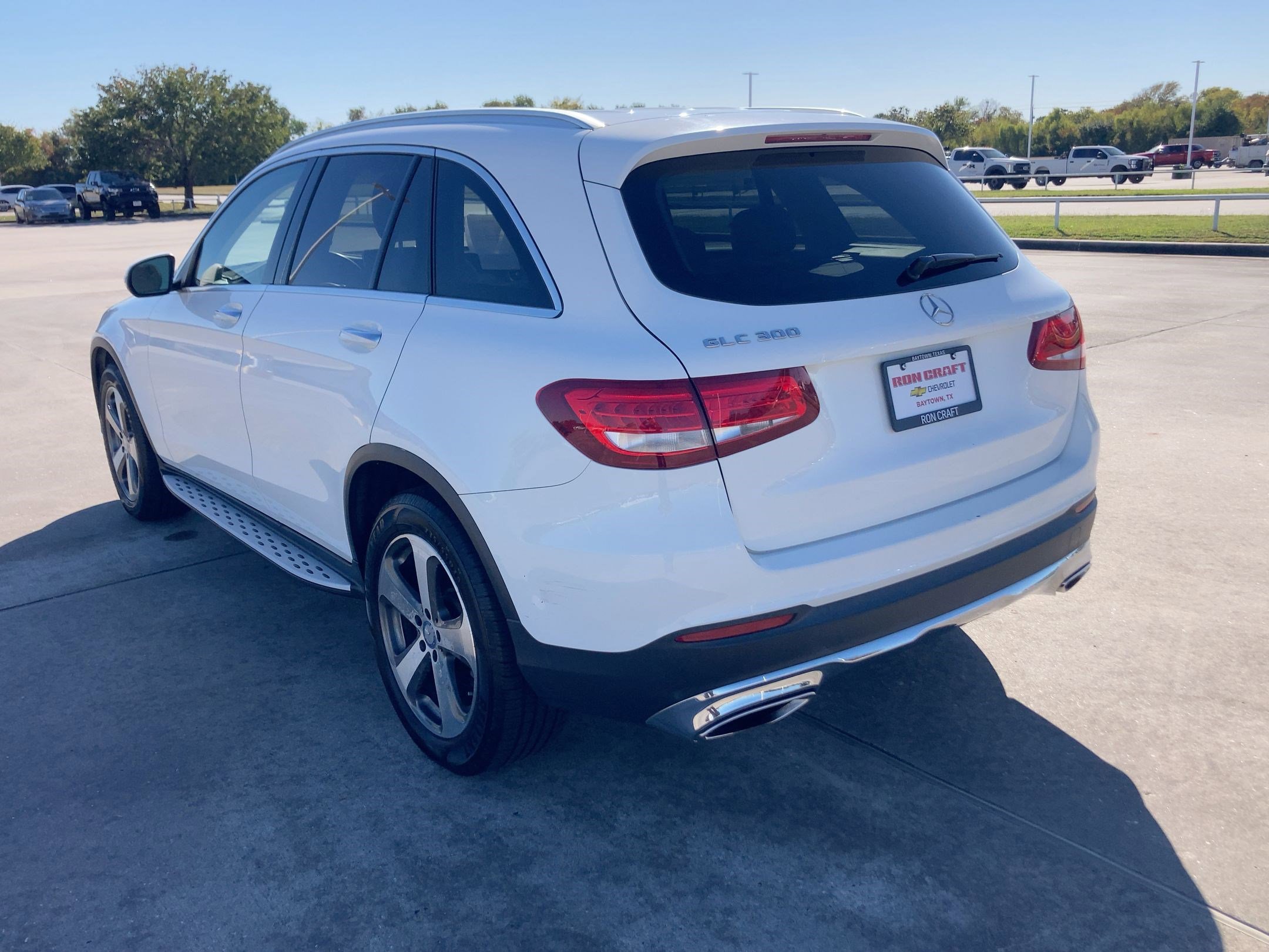 2017 Mercedes Benz GLC 300 photo 3