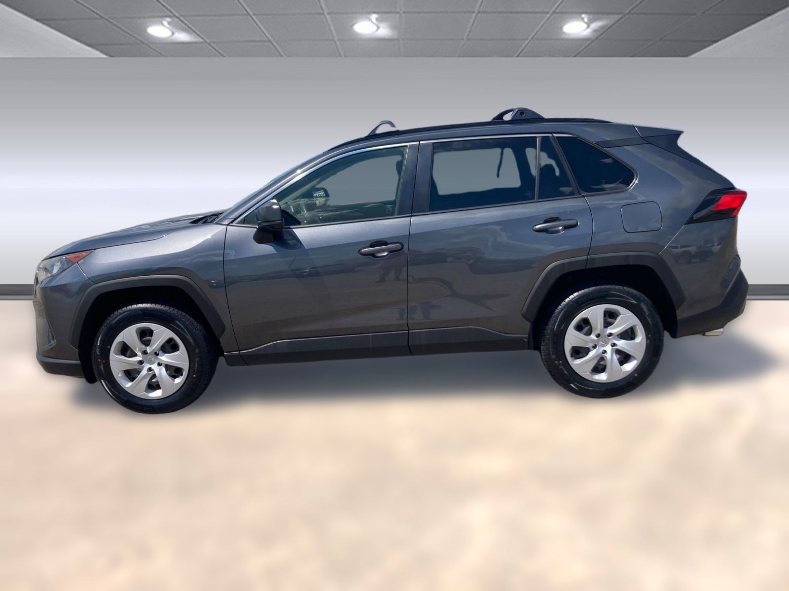 2019 Toyota RAV4 LE photo 2