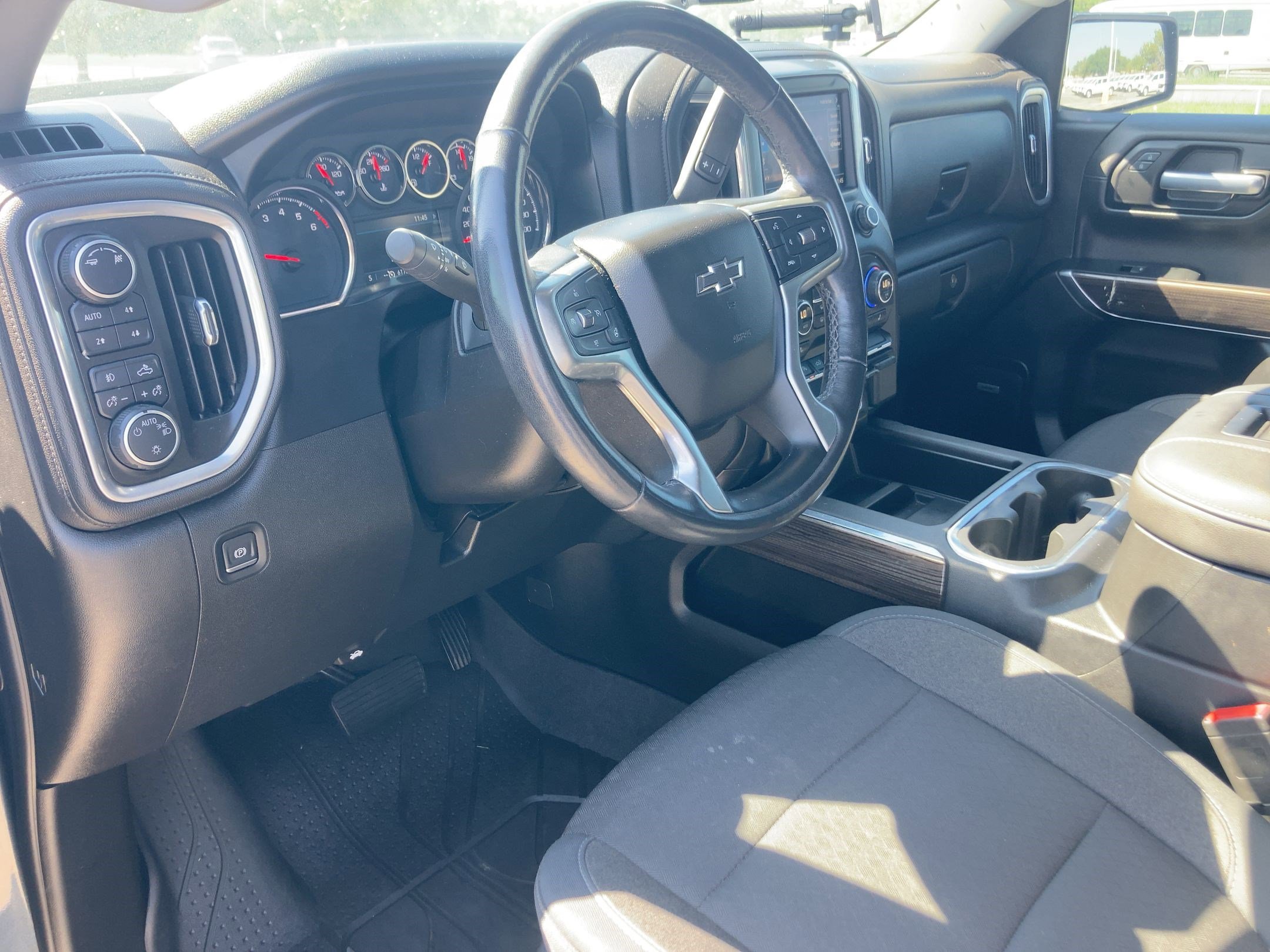 2019 Chevrolet Silverado 1500 LT Trail Boss photo 4