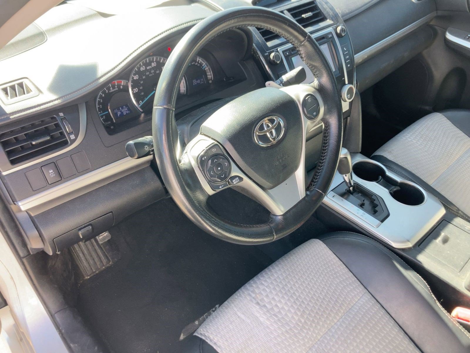 2012 Toyota Camry SE photo 4