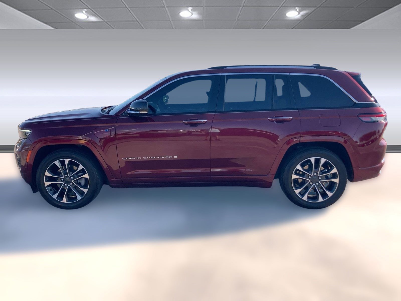 2022 Jeep Cherokee Overland 4xe photo 2
