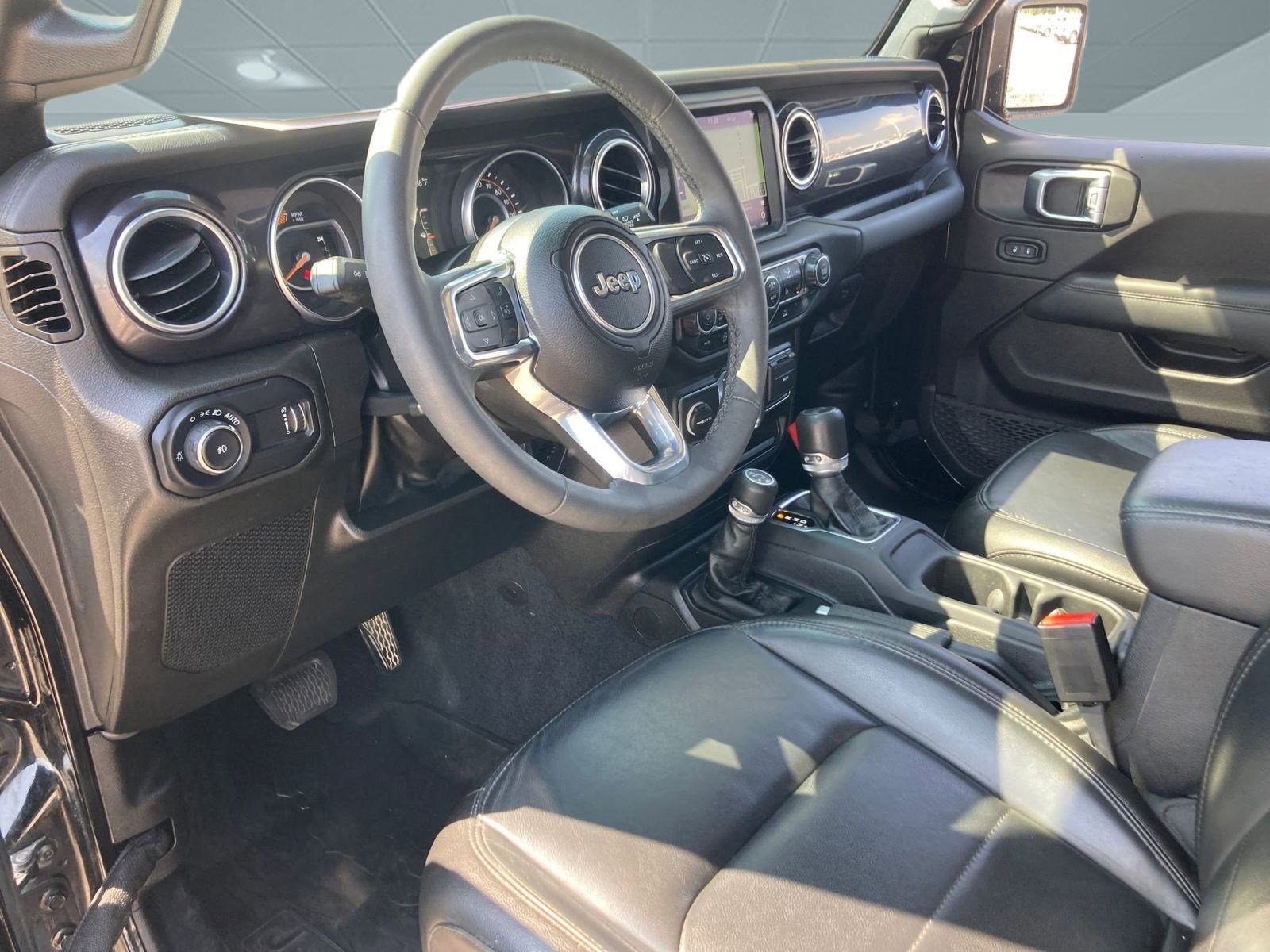 2023 Jeep Wrangler Sahara Altitude photo 4