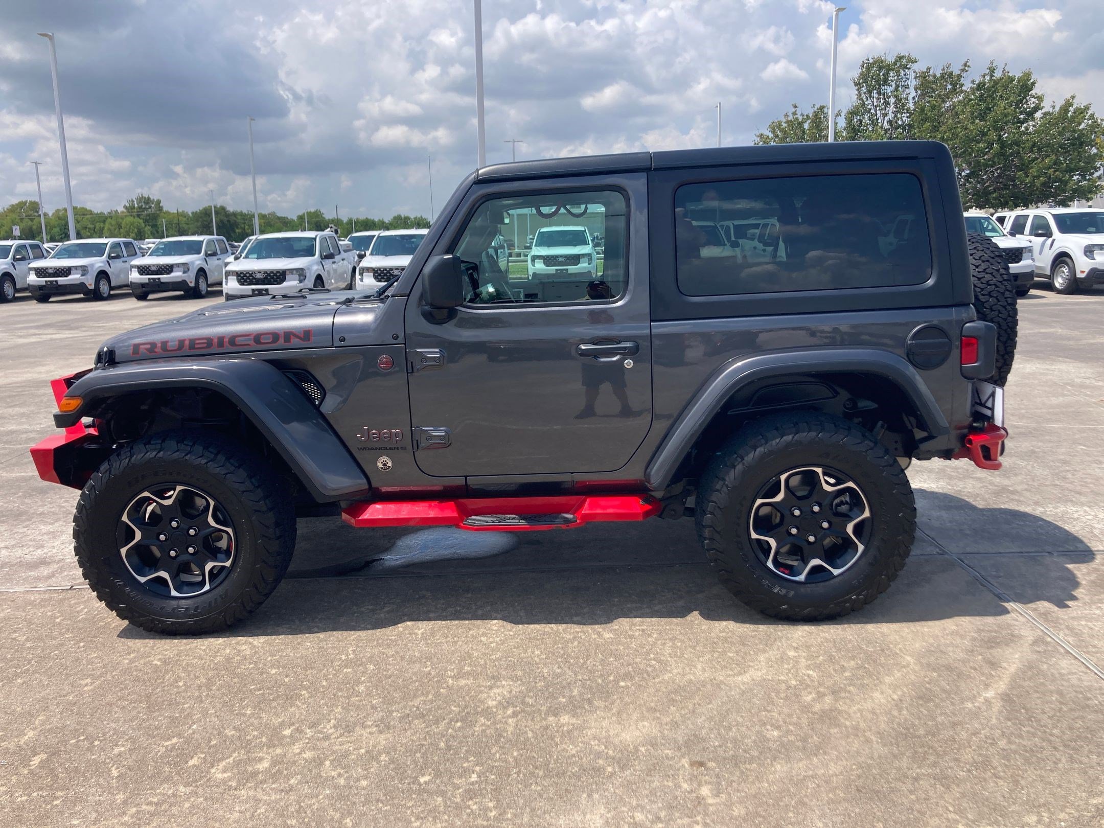 2023 Jeep Wrangler Rubicon photo 2