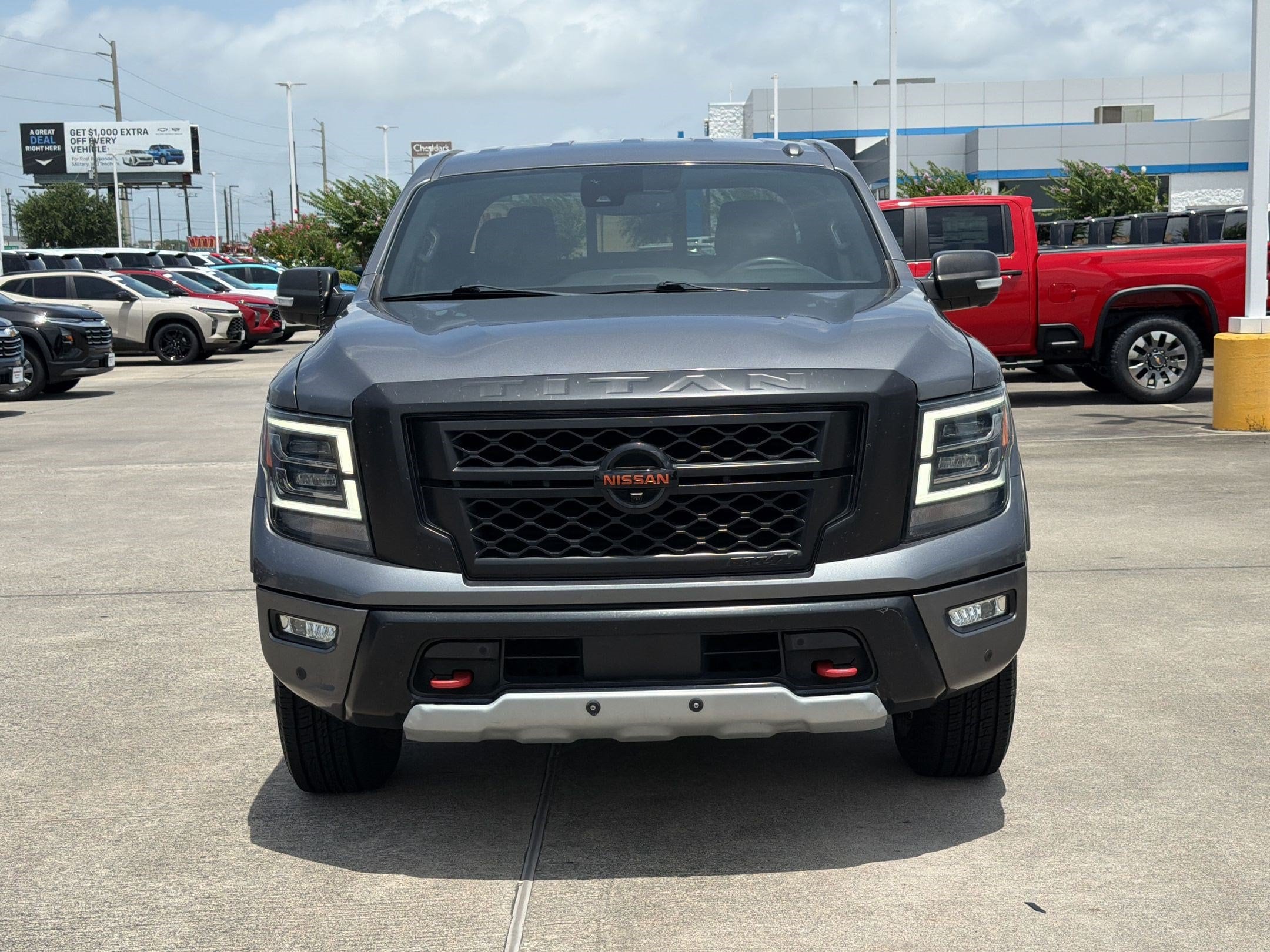 Titan PRO-4X Truck Crew Cab